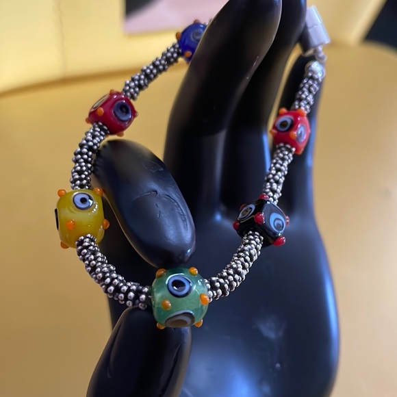 Colorful evil eye bracelet with magnetic closure - Picture 2 of 3